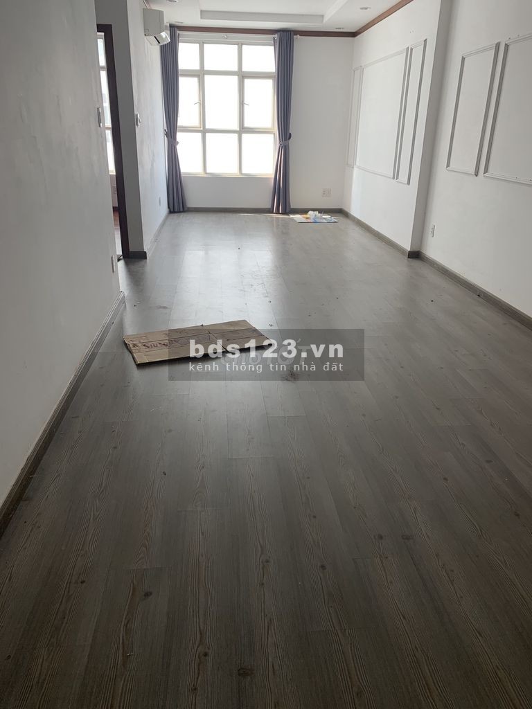 Trống căn hộ tầng cao cần cho thuê giá 9 triệu/tháng, dtsd 73m2, 2 PN, cc Hoàng Anh Thanh Bình