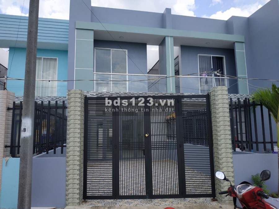 Nhà gần chợ Bình Chánh cần bán gấp tặng ngay 2 cây vàng SJC