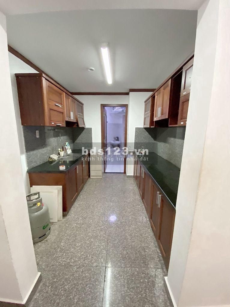 Tầng 31 cc Hoàng Anh Thanh Bình có căn hộ 98m2, 2 PN, giá 10 triệu/tháng, có sẵn nội thất