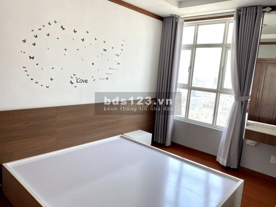 Cho thuê căn hộ y hình rộng 92m2, 2 PN, tầng cao, kiến trúc đẹp, giá 11 triệu/tháng, cc Hoàng Anh Thanh Bình