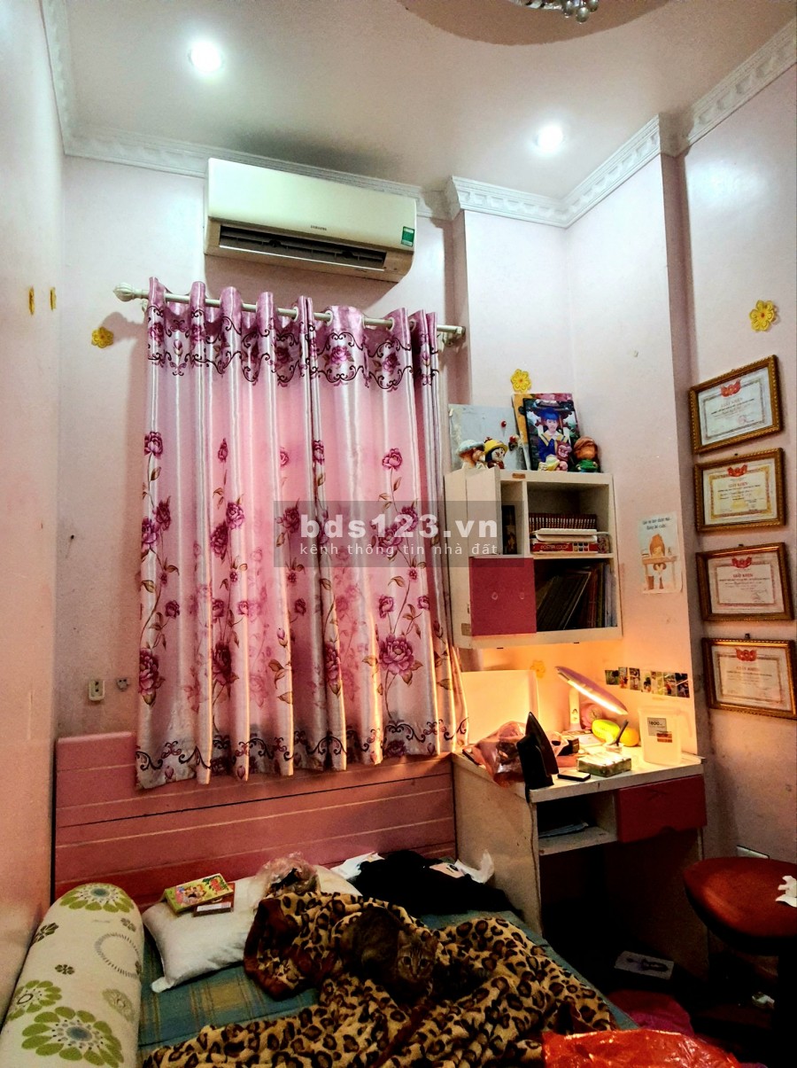 CHỦ NHÀ CẦN BÁN GẤP! NHÀ BẠCH MAI LÔ GÓC Ô TÔ ĐỖ CỬA GIÁ 2.6 TỶ