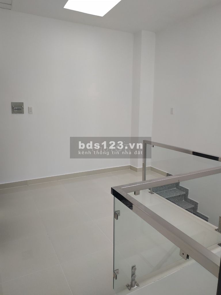 Nhà gần chợ Bình Chánh cần bán gấp tặng ngay 2 cây vàng SJC
