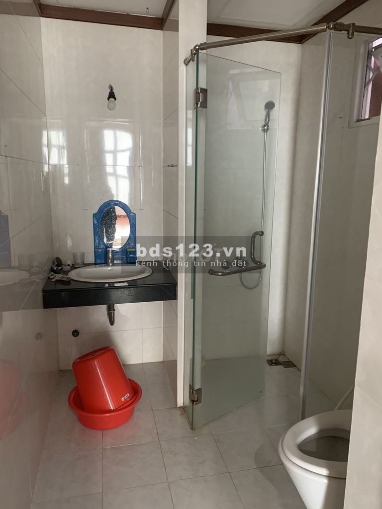 Trống căn hộ tầng cao cần cho thuê giá 9 triệu/tháng, dtsd 73m2, 2 PN, cc Hoàng Anh Thanh Bình