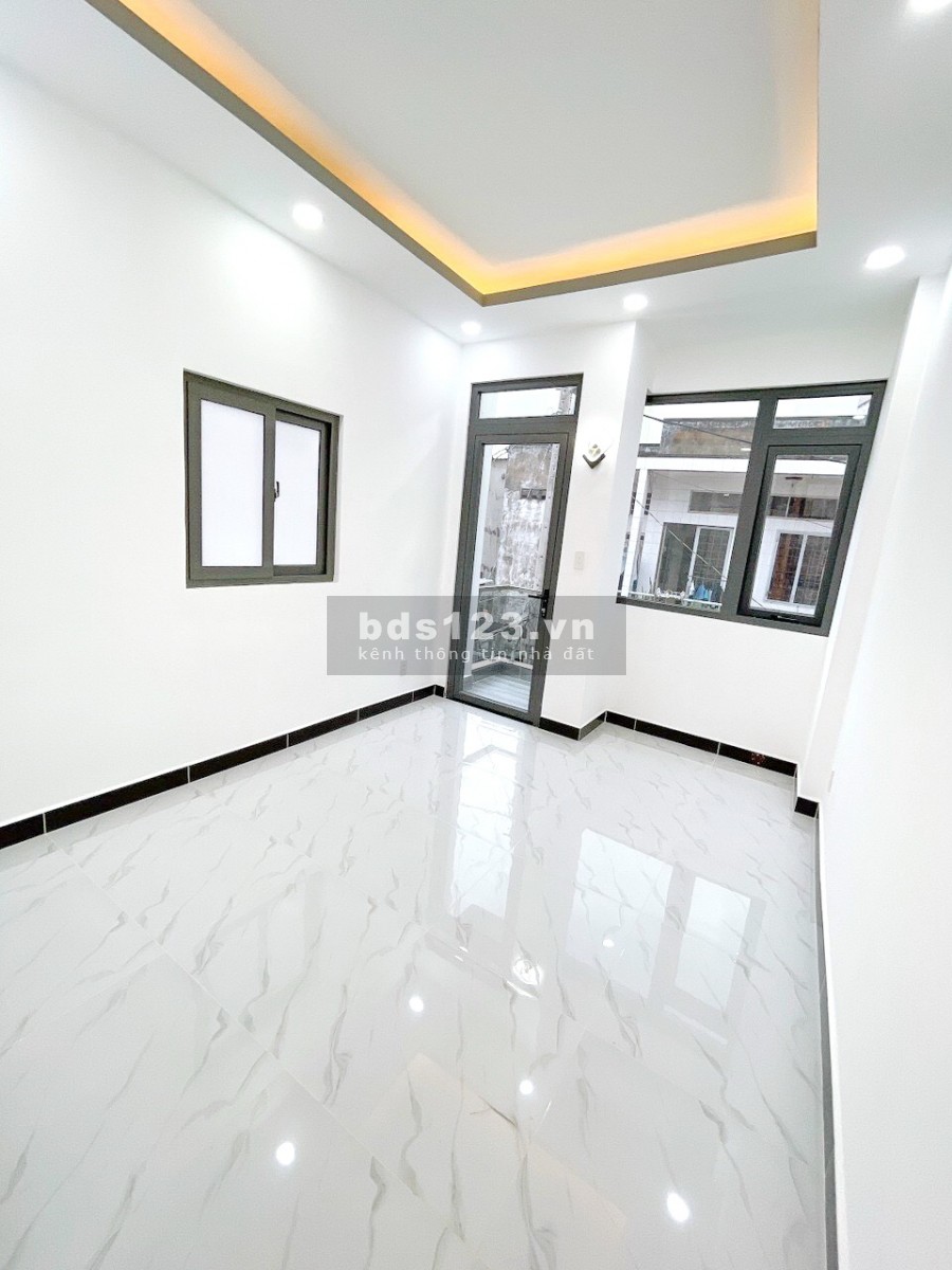 Bán nhà mới 1 lầu 61m2 gần mặt tiền đường Phạm Hùng Phường 9 Quận 8