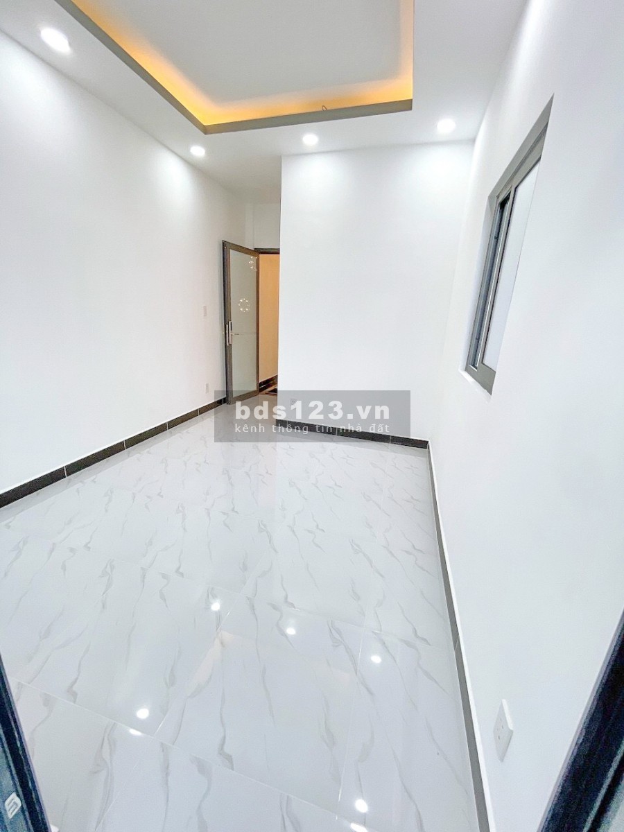Bán nhà mới 1 lầu 61m2 gần mặt tiền đường Phạm Hùng Phường 9 Quận 8