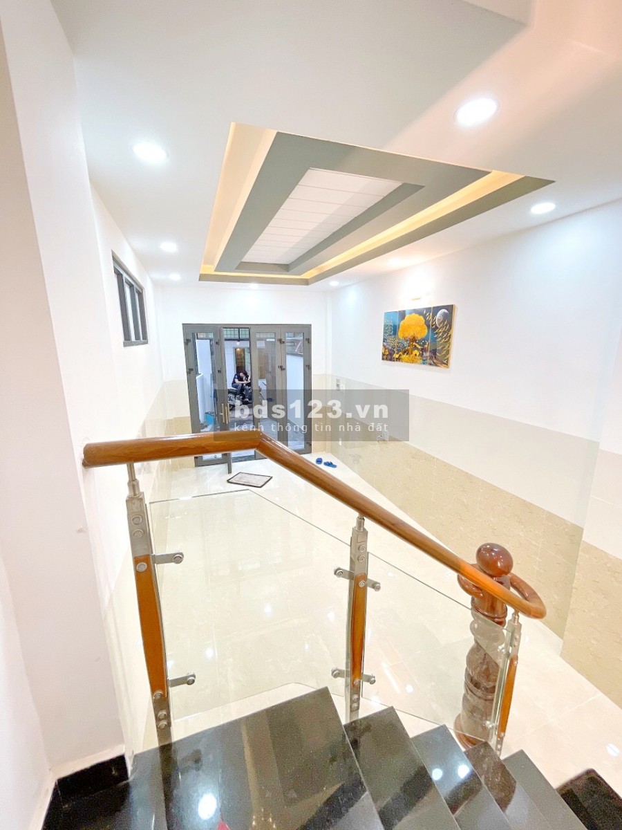 Bán nhà mới 1 lầu 61m2 gần mặt tiền đường Phạm Hùng Phường 9 Quận 8