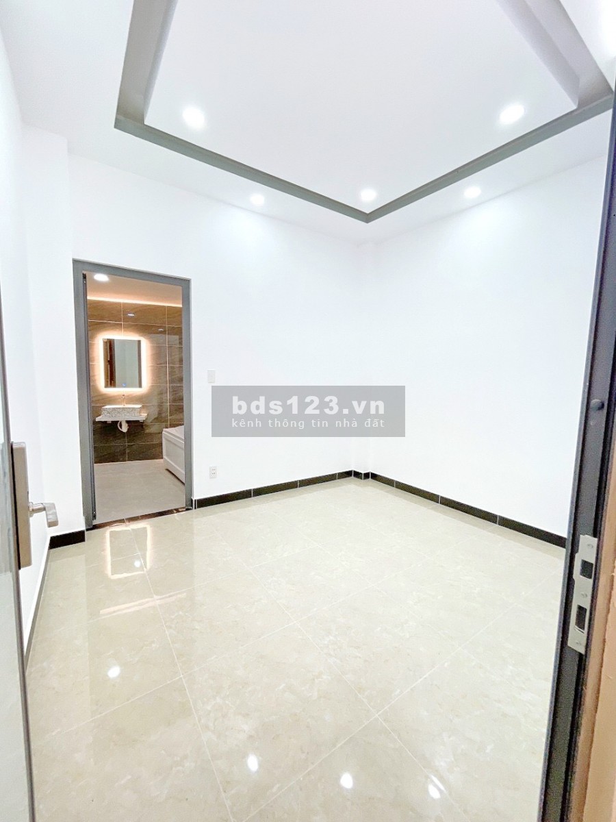 Bán nhà mới 1 lầu 61m2 gần mặt tiền đường Phạm Hùng Phường 9 Quận 8