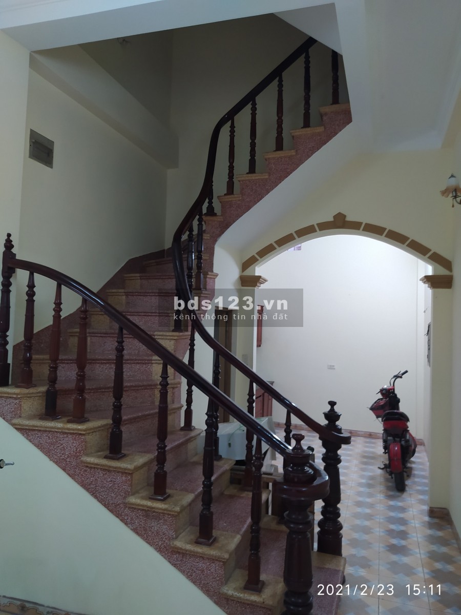 Cho thuê nhà trong ngõ Phố Trạm – Thích hợp hộ gia đình ở