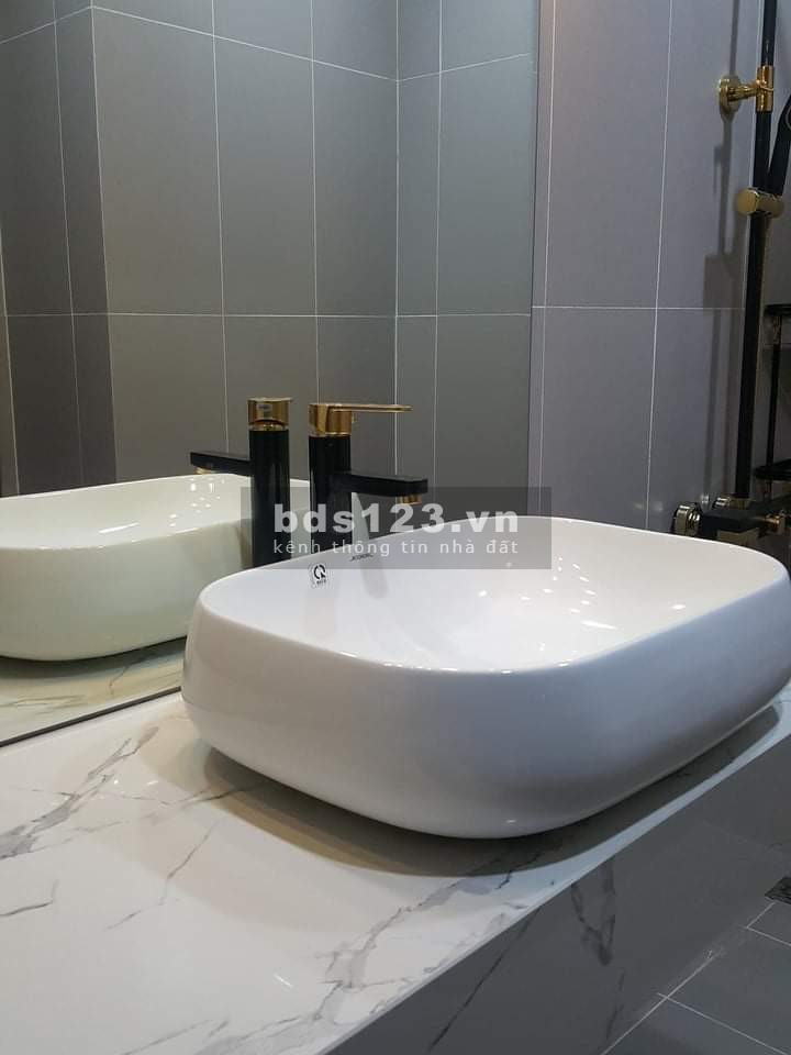 Chính chủ cần bán căn hộ 2 PN Goldmark City giá chỉ 2.18 tỷ.