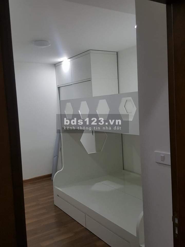 Chính chủ cần bán căn hộ 2 PN Goldmark City giá chỉ 2.18 tỷ.