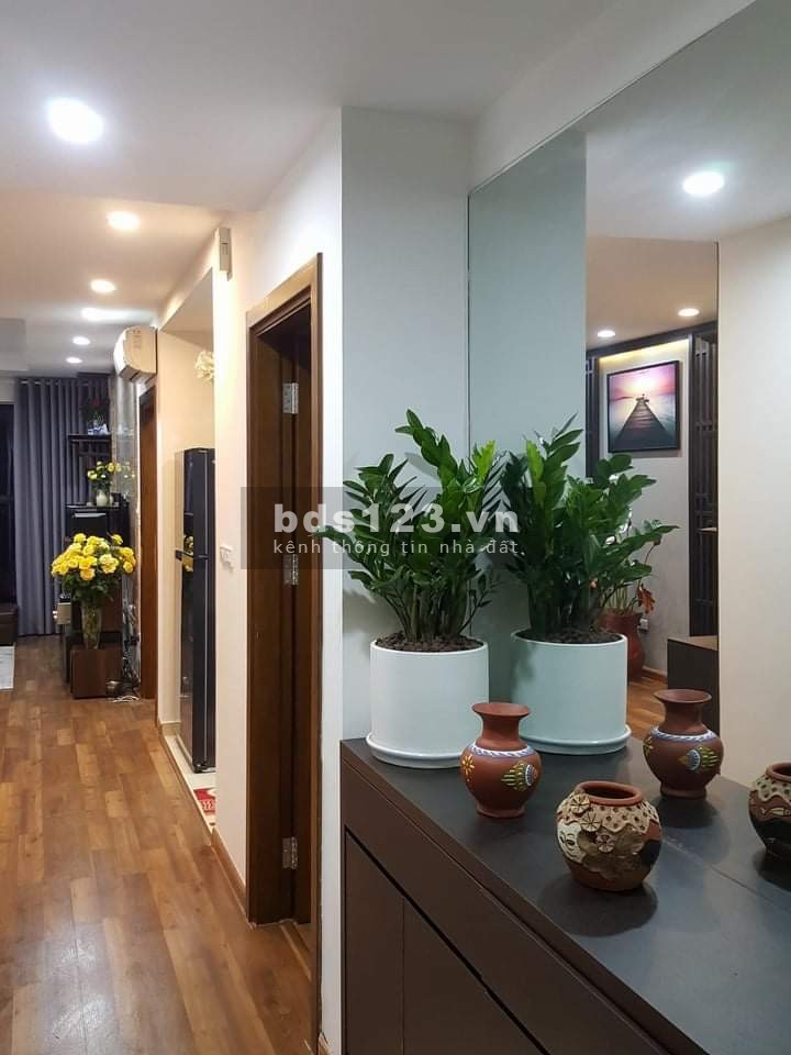 Chính chủ cần bán căn hộ 2 PN Goldmark City giá chỉ 2.18 tỷ.