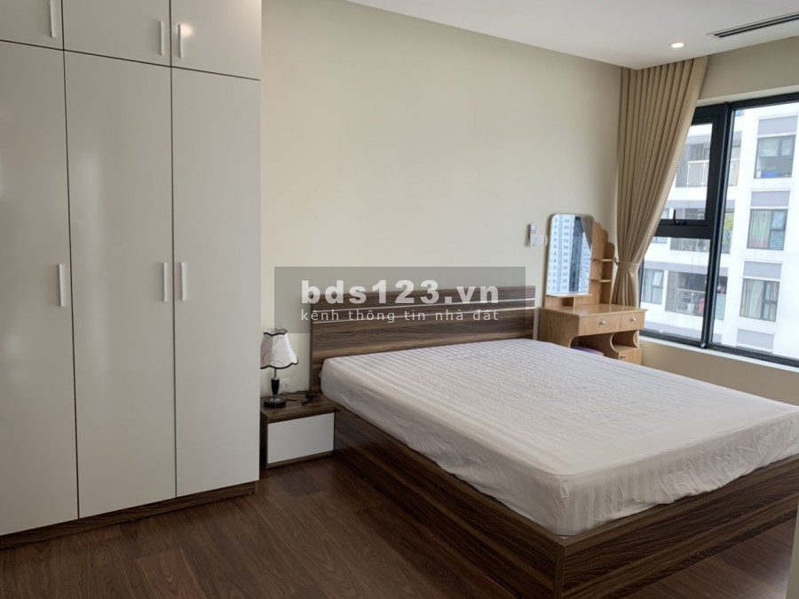 Cho thuê Chung cư Imperia Nguyễn Huy Tưởng 4 ngủ full 19 triệu. Lh 0377983070