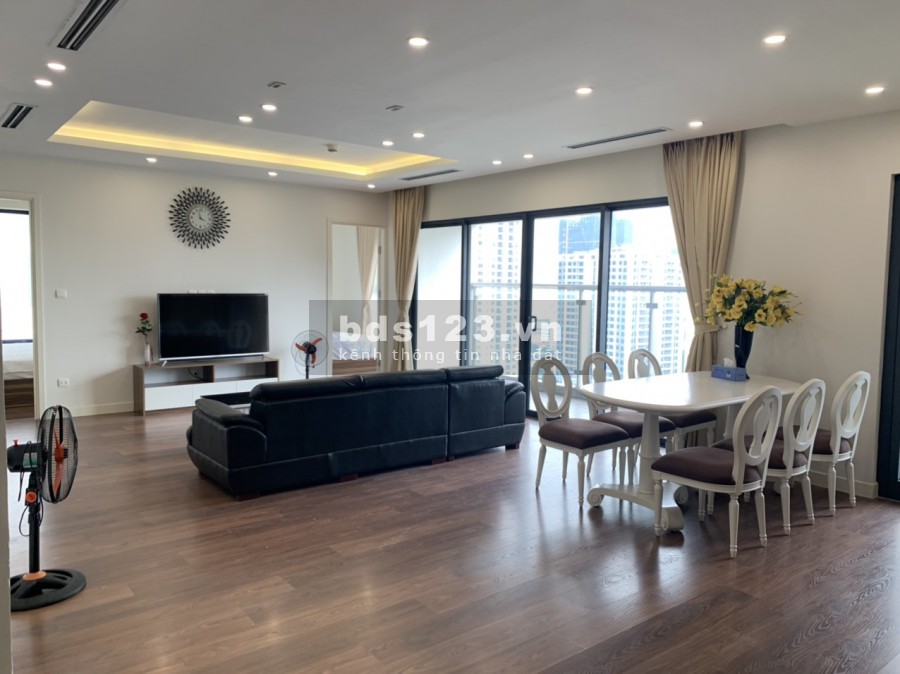 Cho thuê Chung cư Imperia Nguyễn Huy Tưởng 4 ngủ full 19 triệu. Lh 0377983070