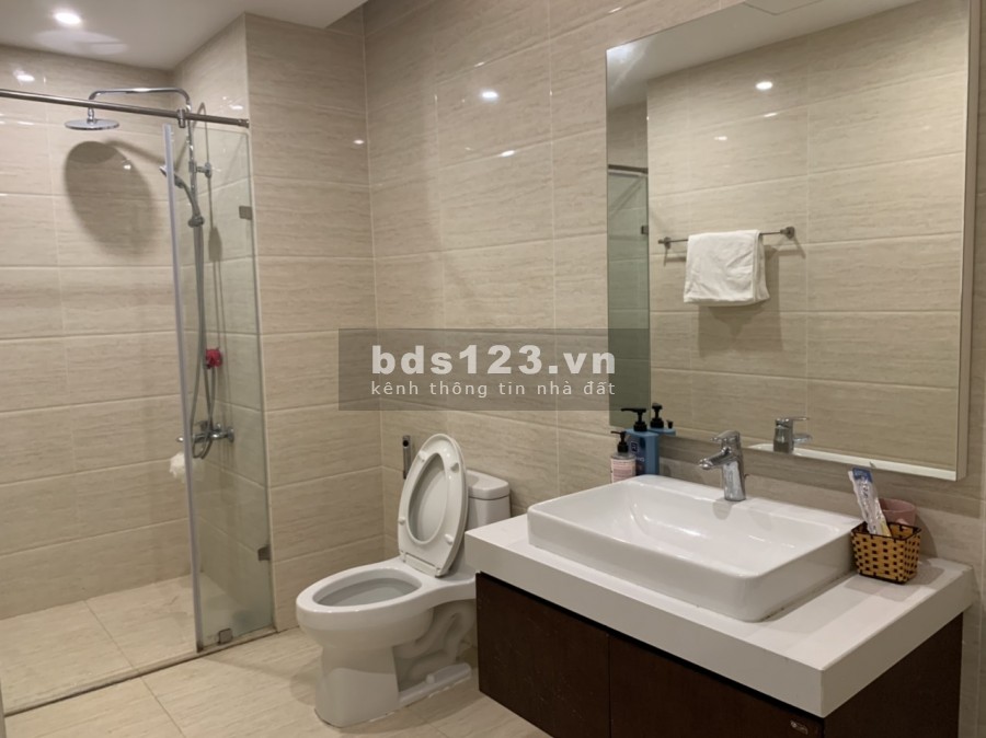 Cho thuê Chung cư Imperia Nguyễn Huy Tưởng 4 ngủ full 19 triệu. Lh 0377983070