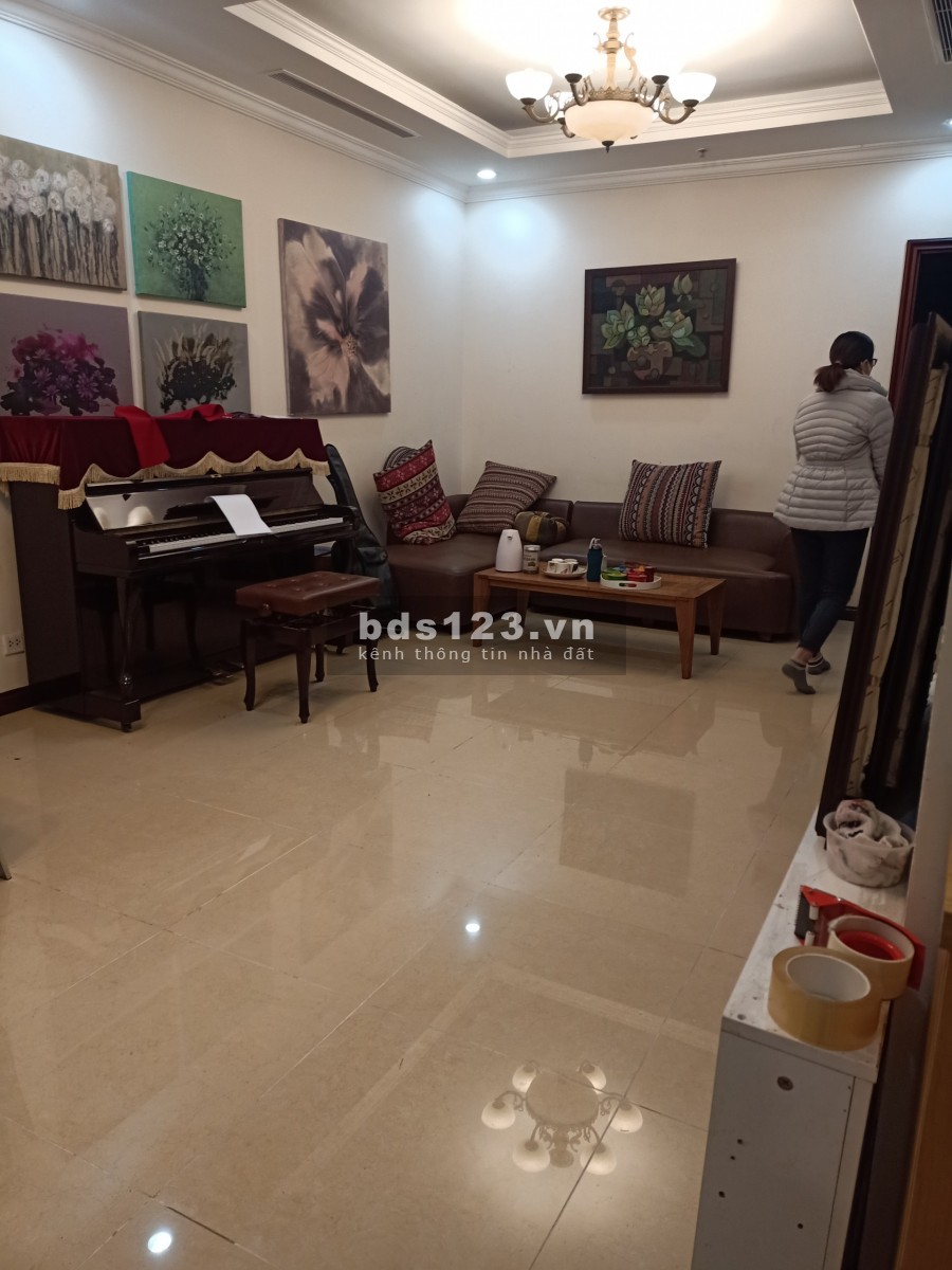 Bán cắt lỗ sâu căn hộ 15 tòa R1 tầng trung chung cư Royal City, giá 5 tỷ