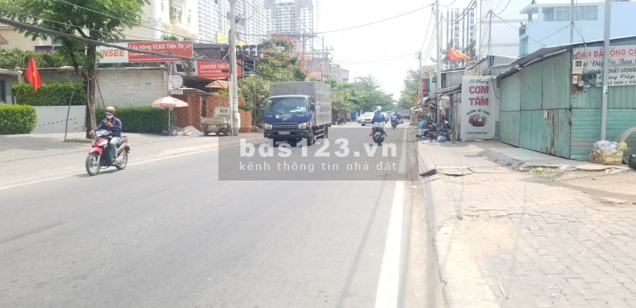 Nhà mặt tiền 80m2 giá 10tr đường Hoàng Quốc Việt, Quận 7