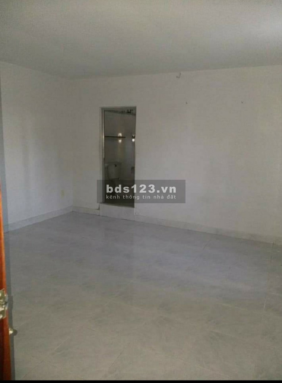 Nhà mặt tiền 80m2 giá 10tr đường Hoàng Quốc Việt, Quận 7