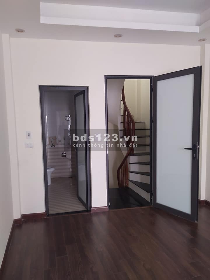 Bán Nhà 5 Tầng Mới Đẹp Phố Trương Định Chỉ 2.75 Tỷ.