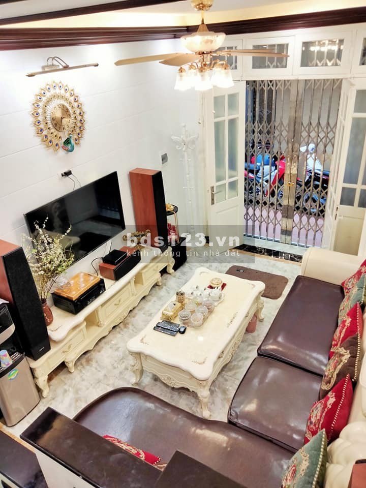 Bán nhà 79mx3T ngõ ba gác Nguyễn Ngọc Vũ dt 30m oto đỗ, gần Hoàng Ngân Trung Hòa Cầu Giấy