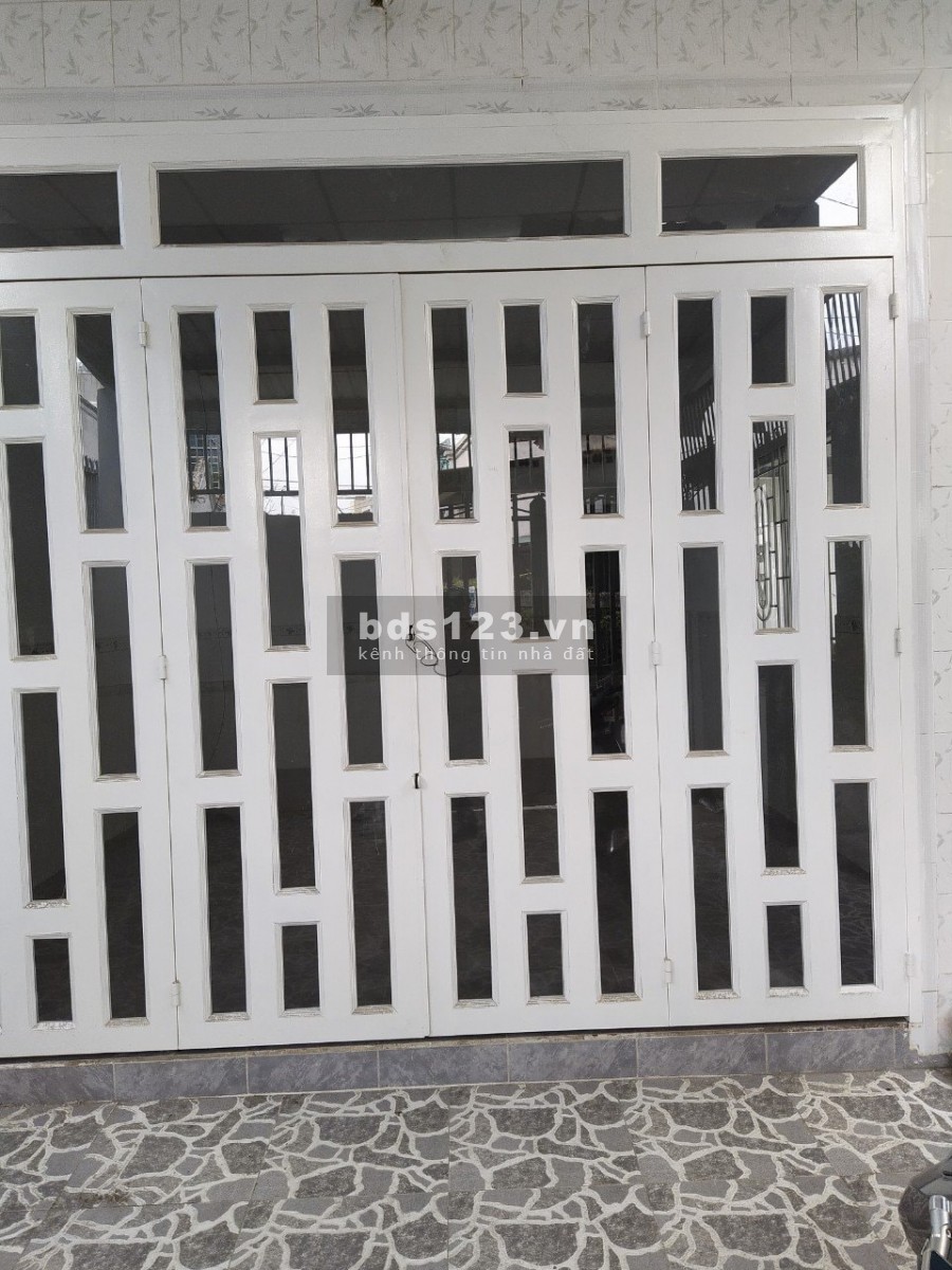 Bán gấp nhà DT 60m2 cách HXH 30m giá chỉ 3.8 tỷ