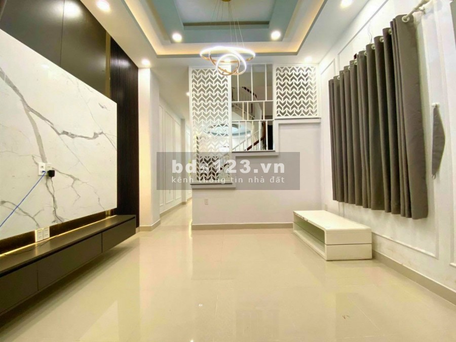 Bán Nhà 5,3x16M. 1Lầu 2PN. Hẻm Xe Hơi Sổ Riêng Hoàn Công. Lê Văn Lương