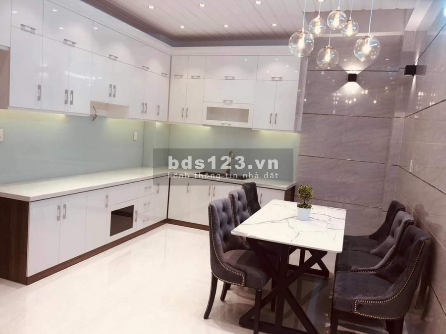Bán GẤP căn góc 2 HXH Lũy Bán Bích 3 tầng 36m2, ngang 5m, mới đẹp xách vali ở. Chỉ 4.3 tỷ