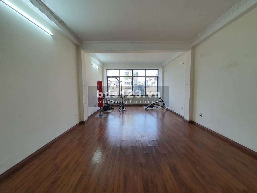 TRUNG TÂM MUA SẮM PHÙNG KHOANG Ô TÔ ĐỖ CỬA DT 55M2 6T, MT 5M GIÁ 7.7 TỶ