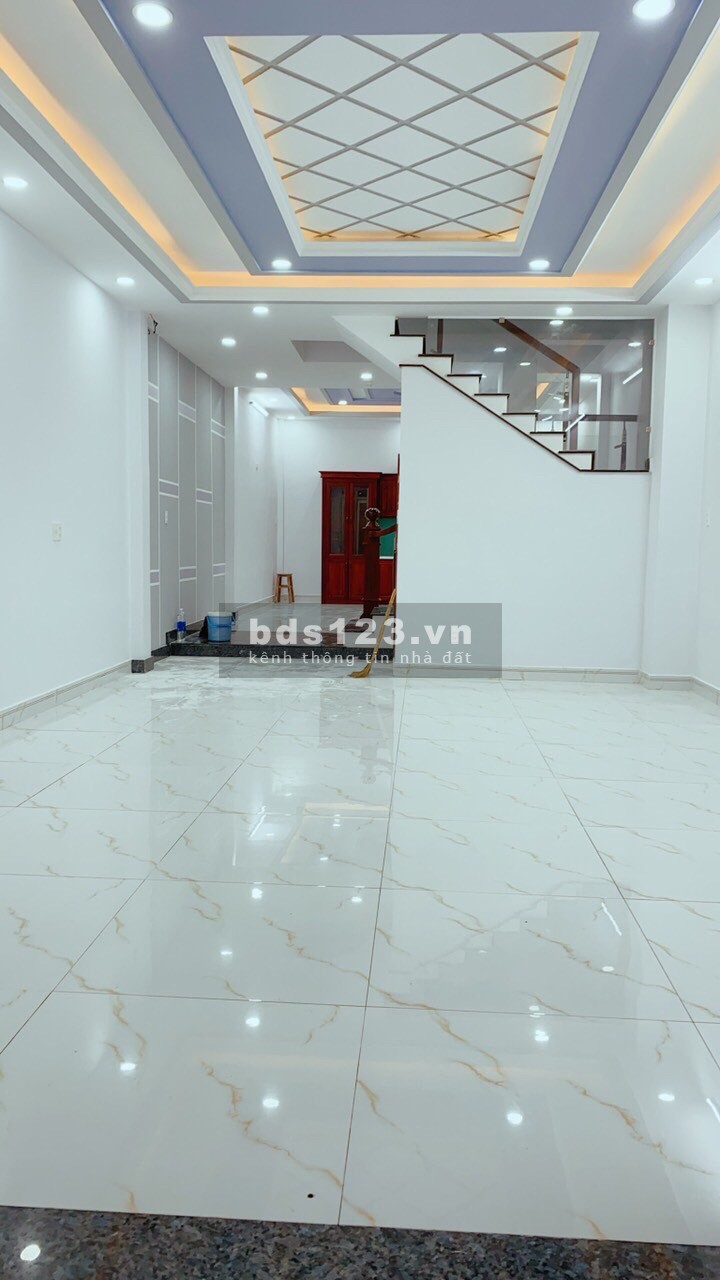 Nhà 3 tầng, xe hơi đỗ cửa Tô Hiến Thành, Quận 10. 12,8 tỷ