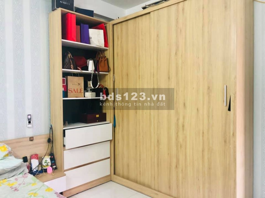 Bán nhà đường Lạc Long Quân gần chợ Tân Bình 68m2 giá rẻ