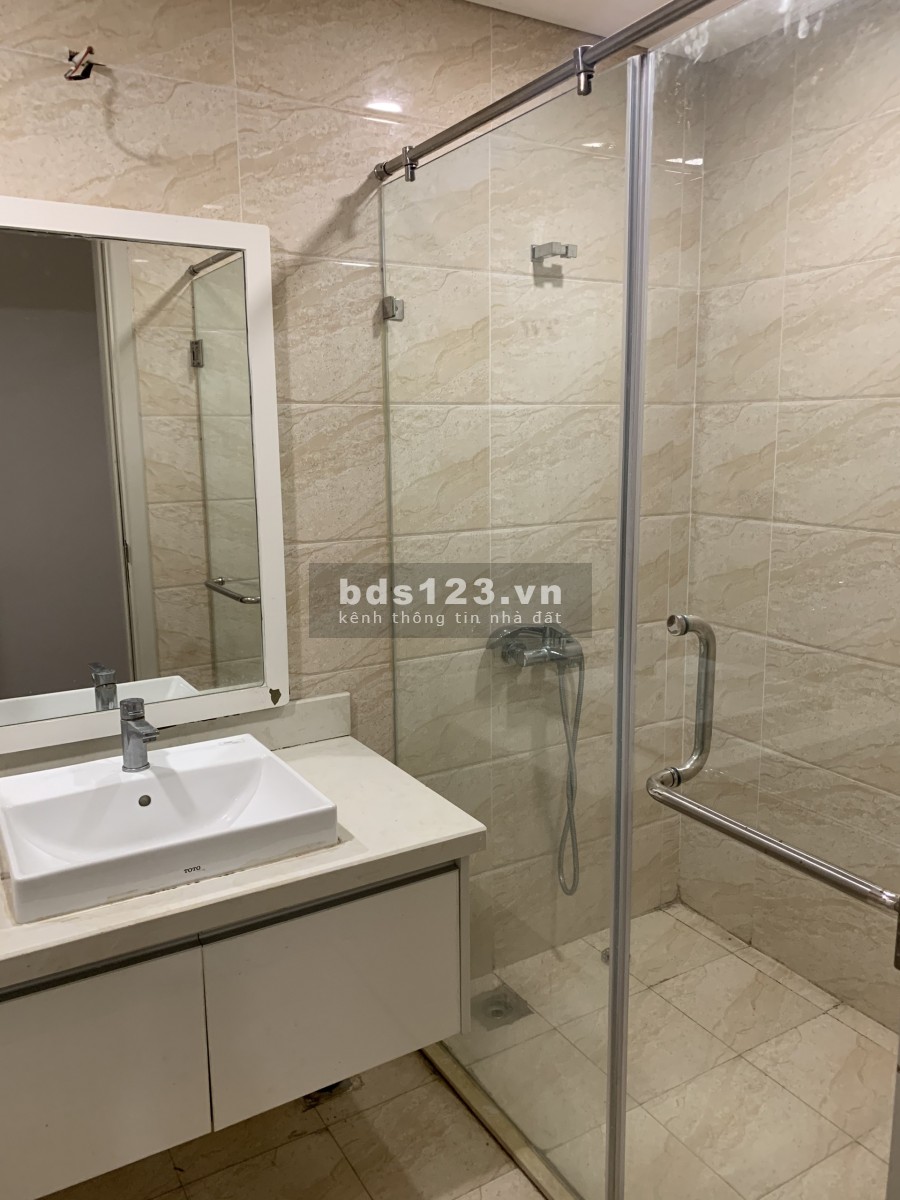 Cho thuê Chung cư Times Tower Lê Văn Lương 3PN 2VS cơ bản 14 triệu. Lh 0377983070