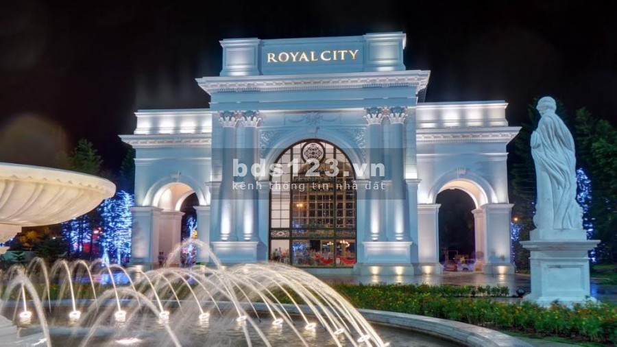 Bán gấp căn hộ Duplex thông tầng tòa R1 chung cư Royal City