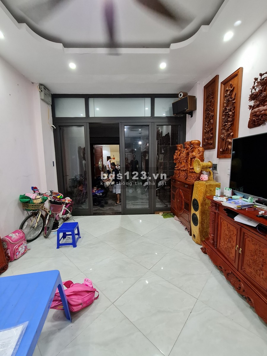 Oto đỗ cửa, 264 Ngọc Thụy Long Biên 32m2 MTx4m 4T hướng ĐN