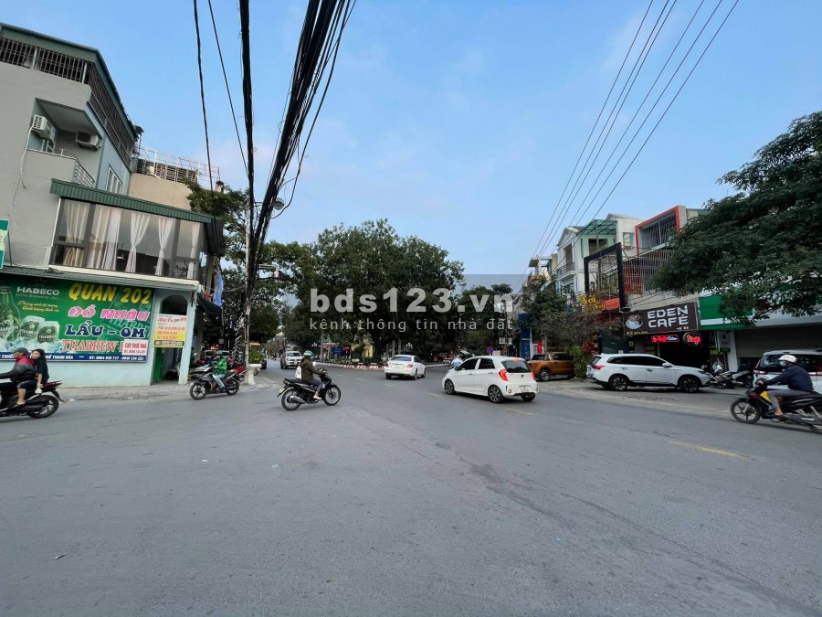 Bán đất sổ đỏ xây dựng tự do, trung tâm thành phố, mặt tiền đường ô tô. Giá chỉ 1,3 tỷ