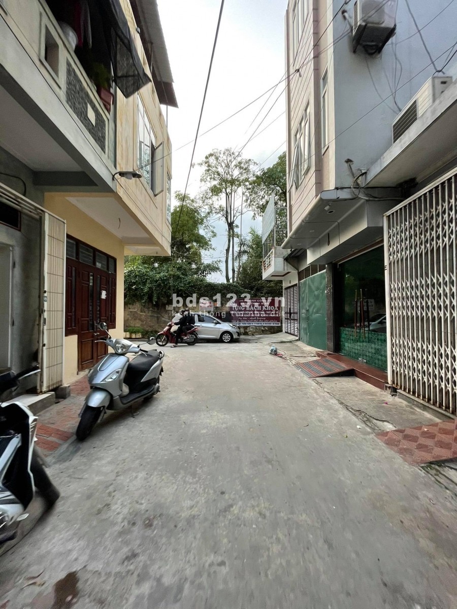 Bán đất sổ đỏ xây dựng tự do, trung tâm thành phố, mặt tiền đường ô tô. Giá chỉ 1,3 tỷ