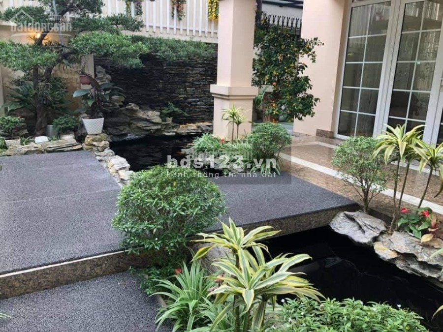 Cần bán gấp Biệt thự BT6 Đô thị Việt Hưng 210m2, 4T, 11m MT, Giá 20 tỷ. Vỉa hè, đường rộng 30m.