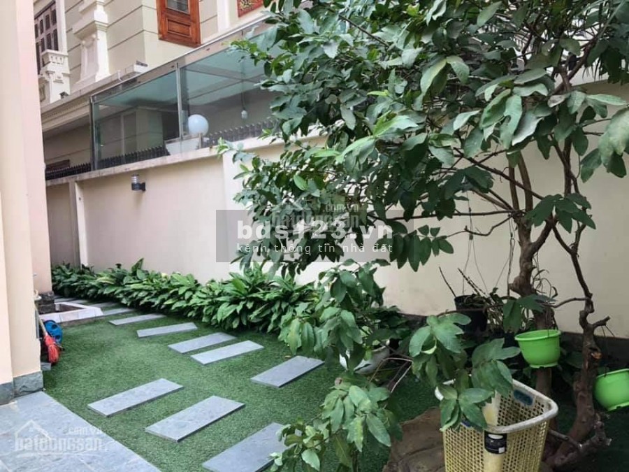 Cần bán gấp Biệt thự BT6 Đô thị Việt Hưng 210m2, 4T, 11m MT, Giá 20 tỷ. Vỉa hè, đường rộng 30m.
