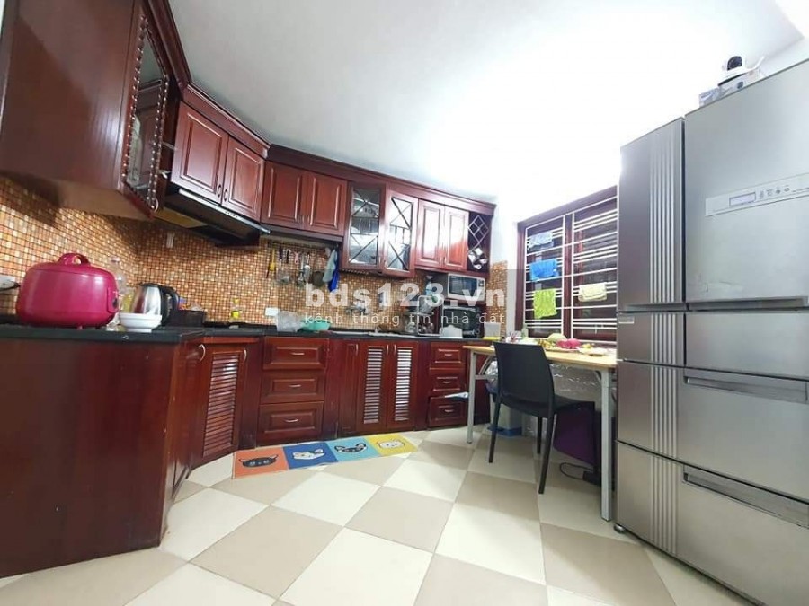 Nhà Giảng Võ, 3.7 Tỷ, DT 35m, ngõ 3 gác, cách phố 50m