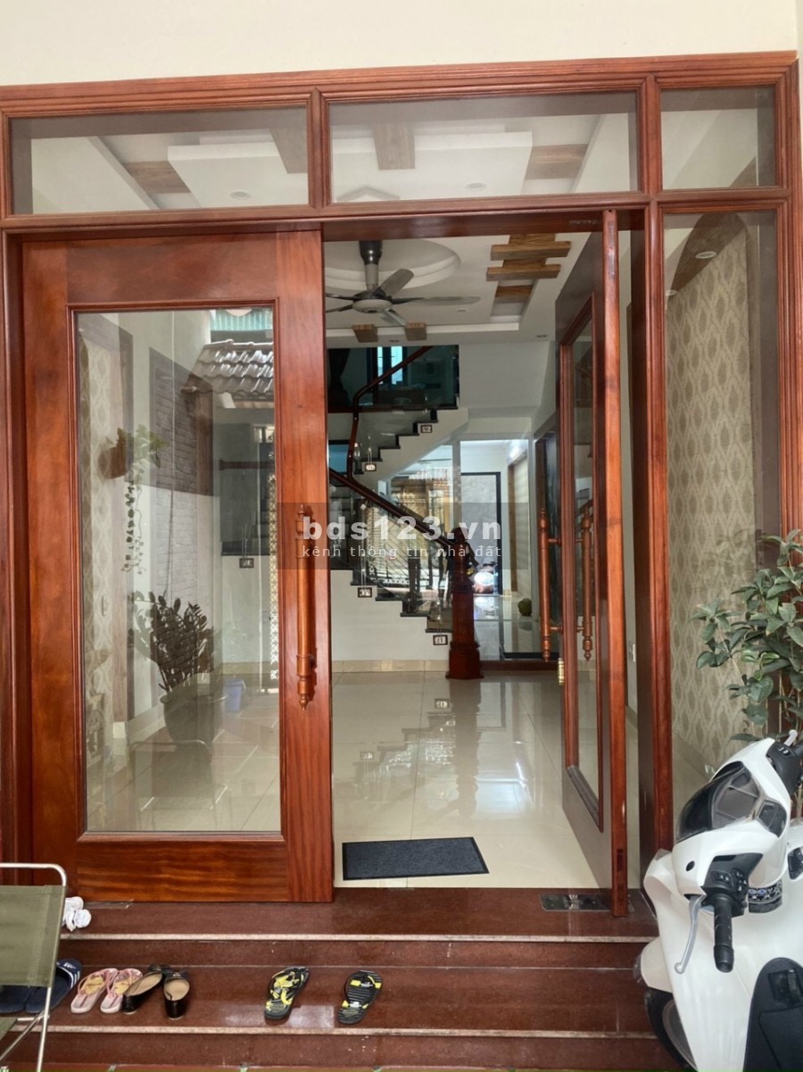 Bán nhà 4 tầng gần đường Quán Thánh, TP HD, 79m2, 4 ngủ, gara, 3 tỷ 750 triệu