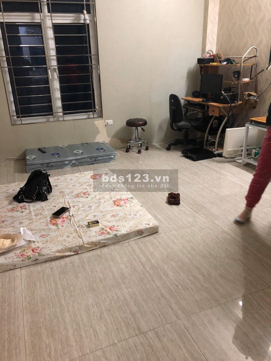 Nhà Giảng Võ, 3.7 Tỷ, DT 35m, ngõ 3 gác, cách phố 50m