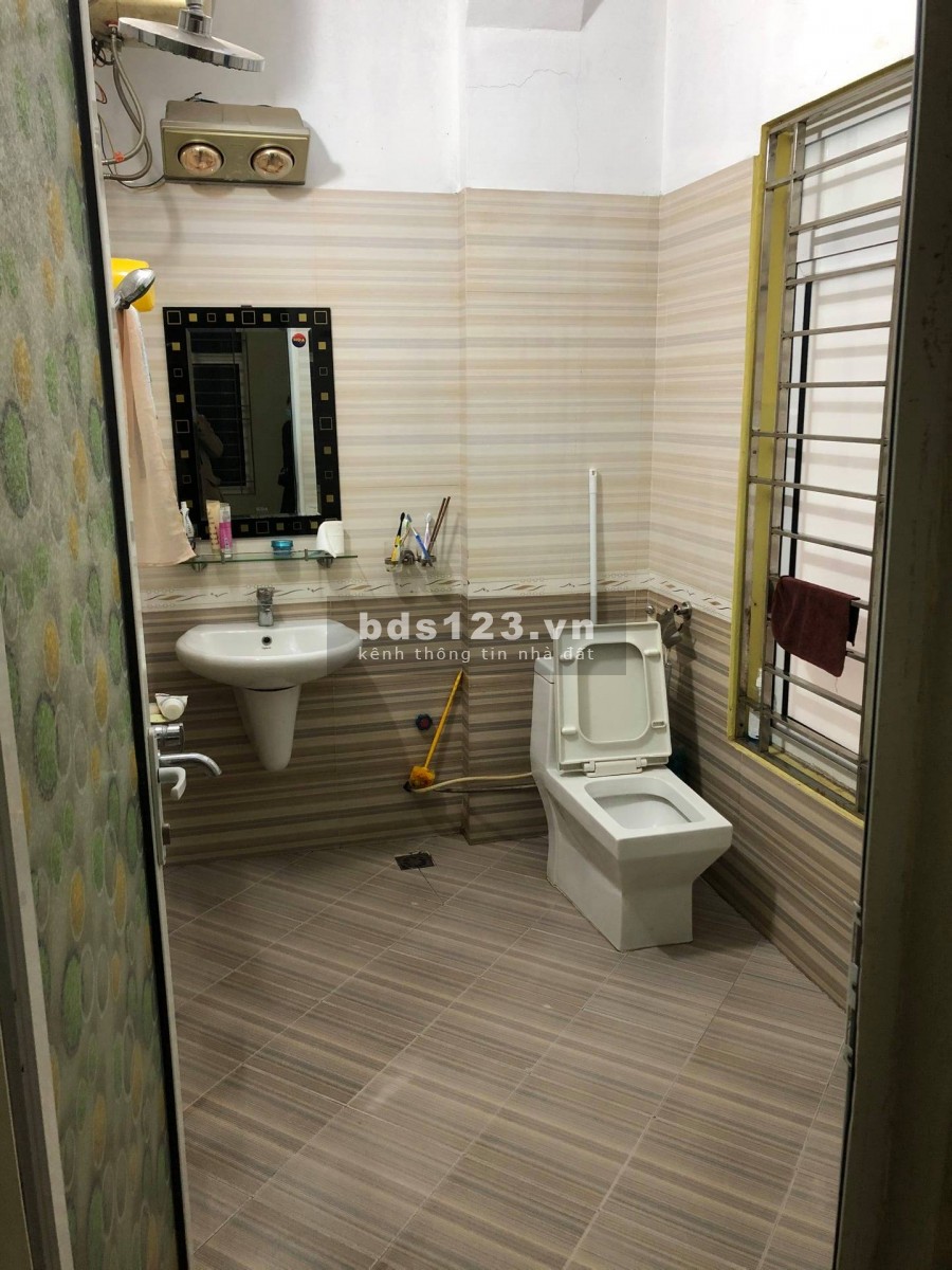 Nhà Giảng Võ, 3.7 Tỷ, DT 35m, ngõ 3 gác, cách phố 50m