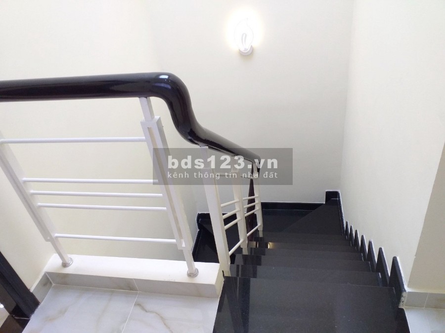 Nhà căn góc 2lầu/ST mặt tiền đường Nguyễn Duy P9 Q8