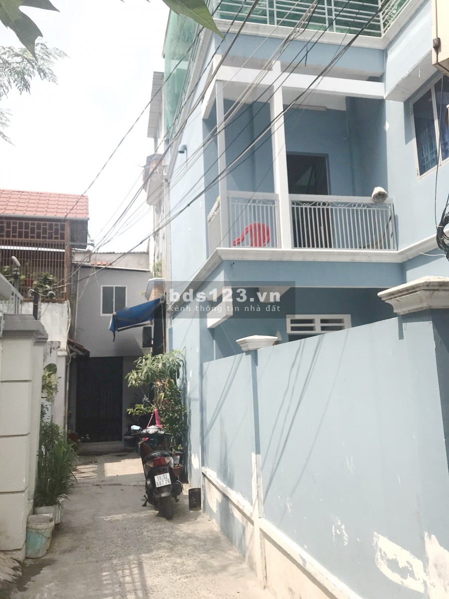 Nhà diện tích đẹp, vuông vức hẻm 141 đường Tám Danh P4 Q8