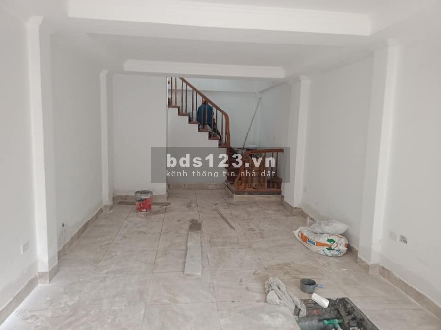 NHỈNH 4 TỶ NHÀ NGAY GẦN BẾN XE MỸ ĐÌNH