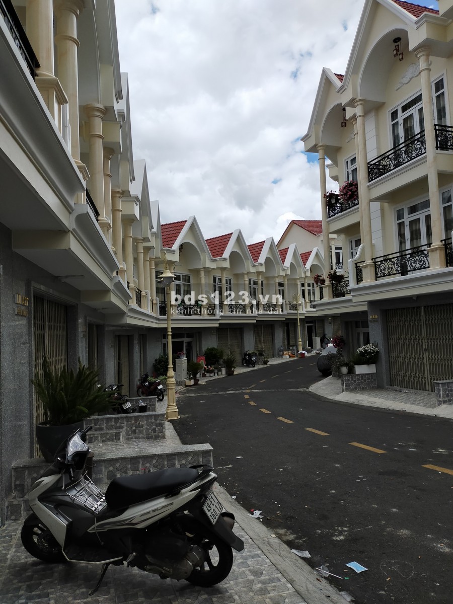 SỞ HỮU NHÀ MỚI KHU NGHỈ DƯỠNG: GOLDEN HILLS, PHƯỜNG 4 - ĐÀ LẠT