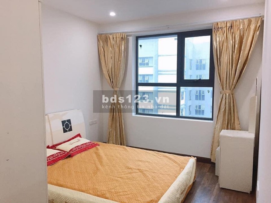 Bán nhanh căn 2 ngủ 78m2 giá chỉ 2.2 tỷ, đầy đủ nội thất.