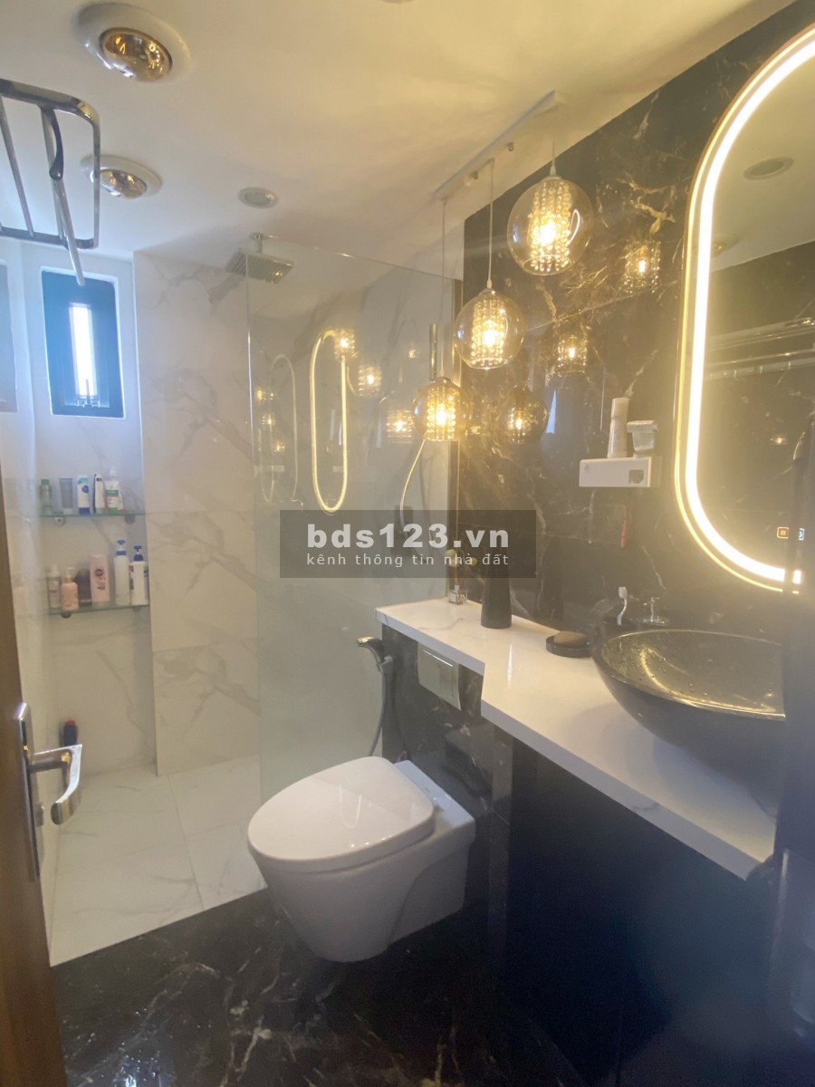 BÁN NHÀ 150M2*10 TẦNG, 40 PHÒNG, 1 CỬA HÀNG, DÒNG TIỀN 120TR/TH 21 TỶ