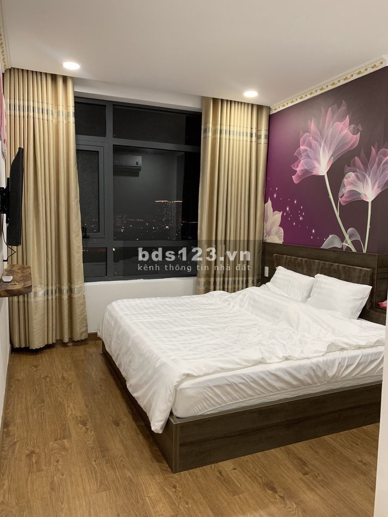 Cần cho thuê căn hộ Central premium Q8, DT 80m2, 2 phòng ngủ, 2WC, nhà sạch đẹp, thoáng mát, trang bị nội thất đầy đủ