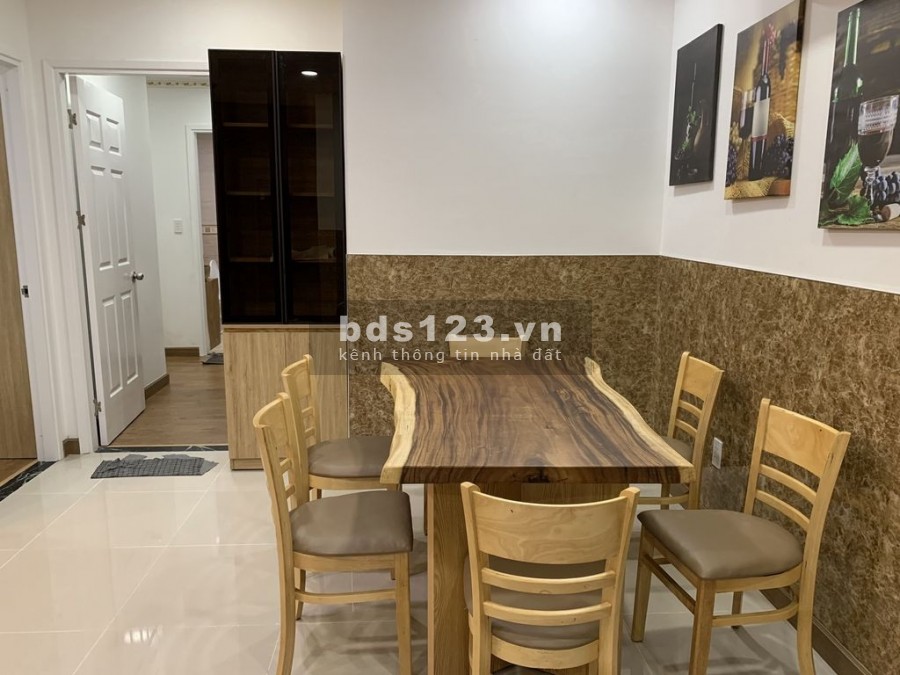 Cần cho thuê căn hộ Central premium Q8, DT 80m2, 2 phòng ngủ, 2WC, nhà sạch đẹp, thoáng mát, trang bị nội thất đầy đủ