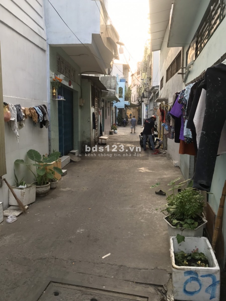 Kẹt tiền bán gấp nhà 2 mặt hẻm Bà Lài, P.8, Quận 6. DT 45.7m2 giá 4.5 tỷ !!