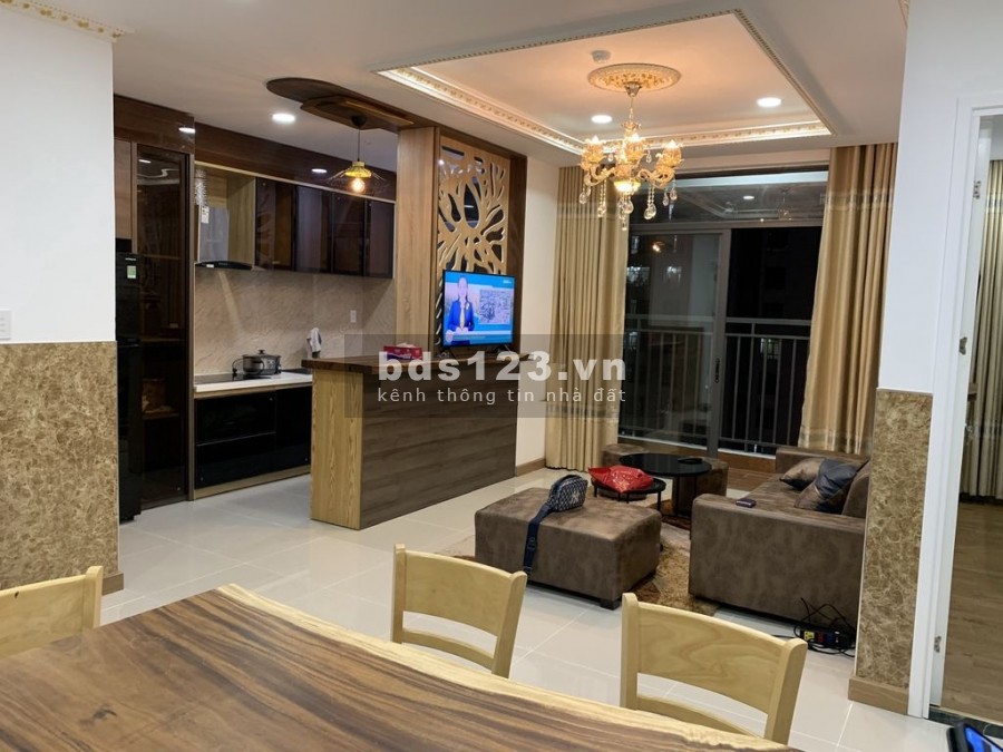 Cần cho thuê căn hộ Central premium Q8, DT 80m2, 2 phòng ngủ, 2WC, nhà sạch đẹp, thoáng mát, trang bị nội thất đầy đủ